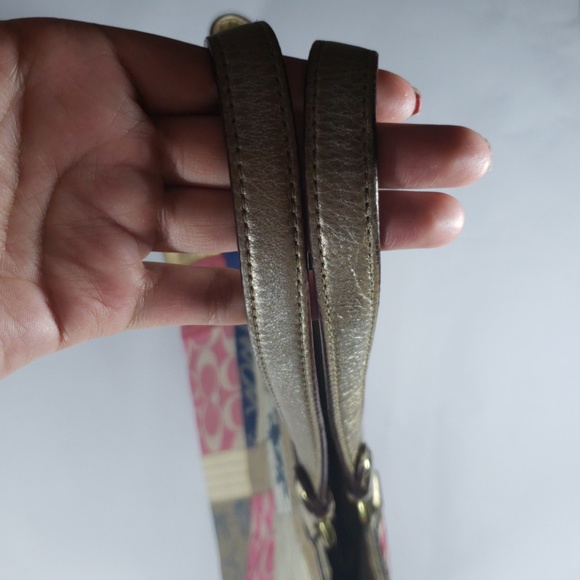 ***SOLD****Coach Purse - Picture 5 of 8